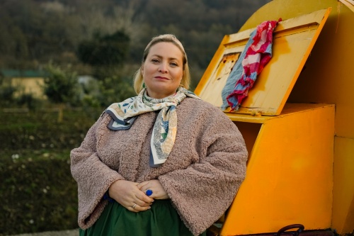 Комедия с кубанским колоритом: ТНТ покажет сериал «Знахарь», в котором приняла участие пермячка Светлана Пермякова