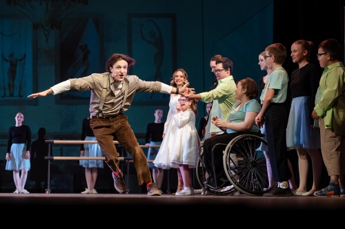 Объединили два мира. Первый из цикла спектаклей «Музыка жизни» посетили 1500 человек