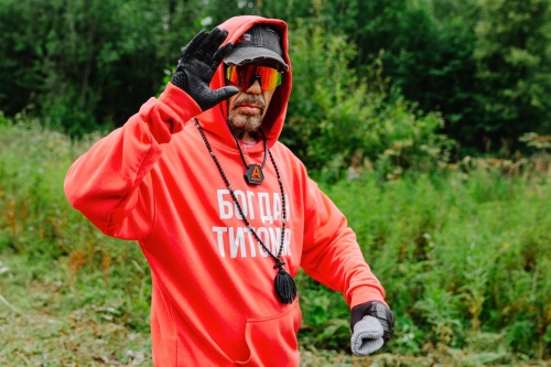 Духовный поиск и рэп-бунт: Как прошлое звезд поможет им выжить в Пермской тайге